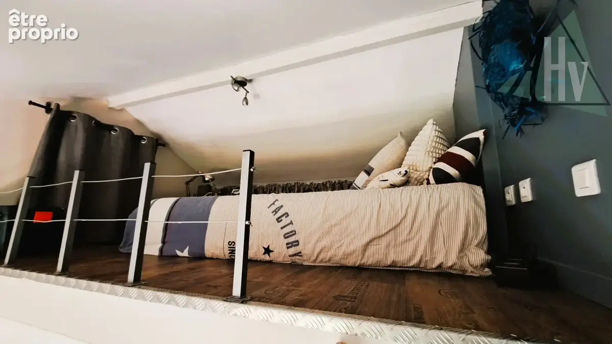 DRAVEIL (91) - Maison rénovée de 116 m2 avec 3 chambres et joli jardin arboré. - photo 14