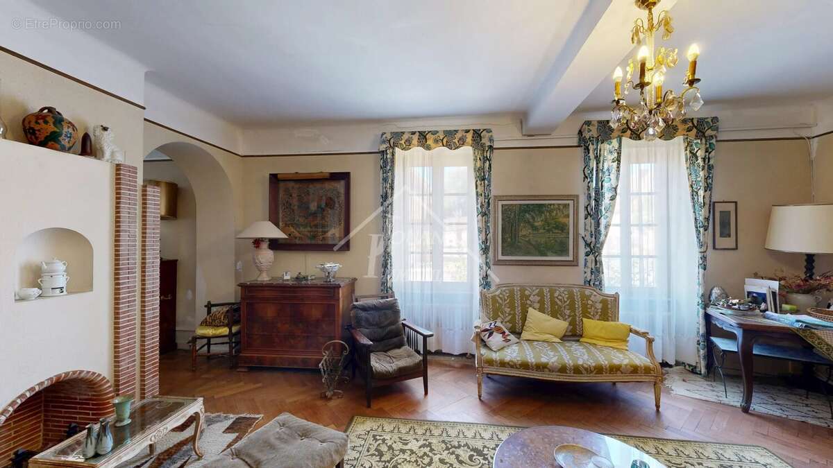 Ancienne maison de maître Bourbonnaise – 280 m² habitables avec dépendances et verger SAINT-HILAIRE - photo 5