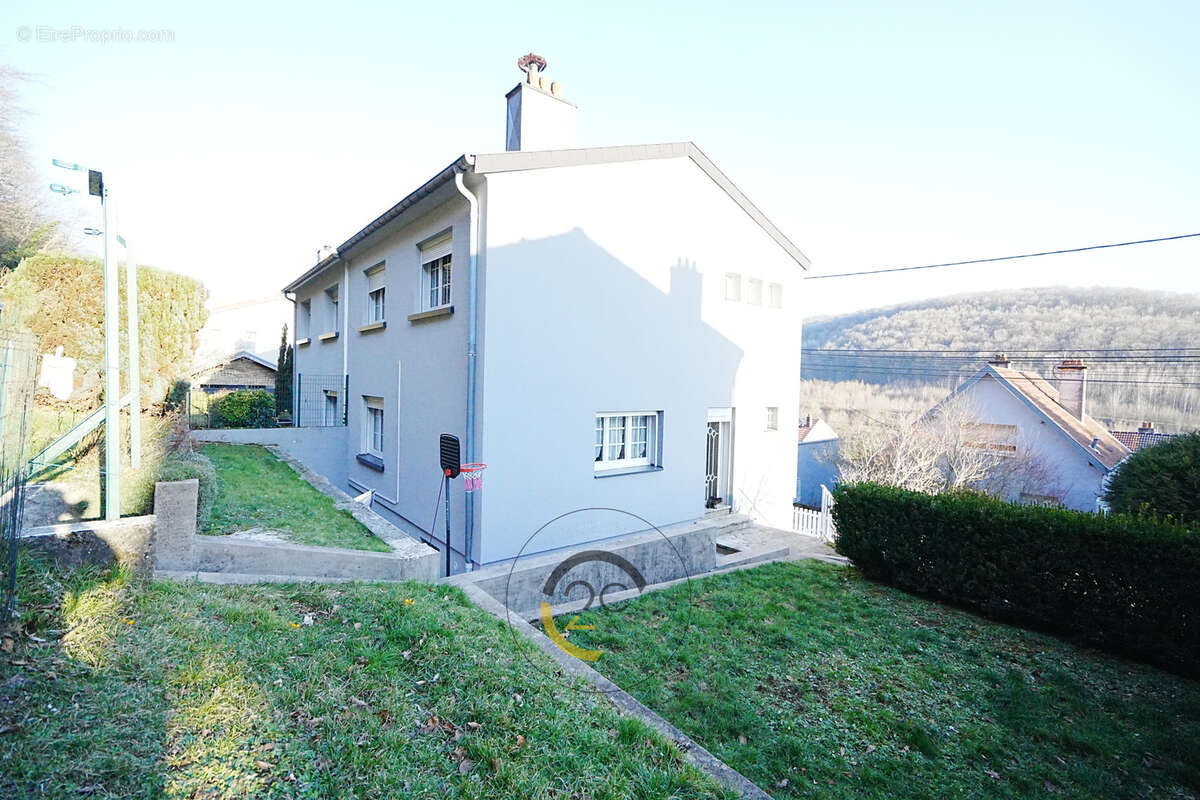 Maison à SAULNES