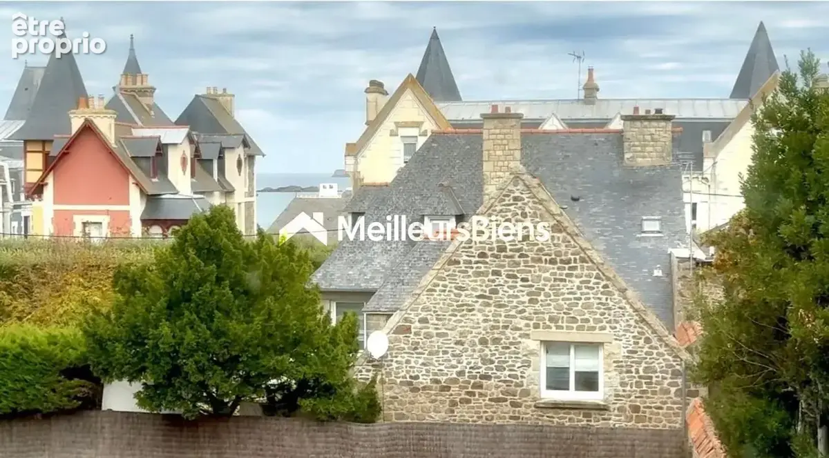 La plage à 100 mètres, tout Saint-Malo à pied - T3 avec ascenseur + garage - photo 2