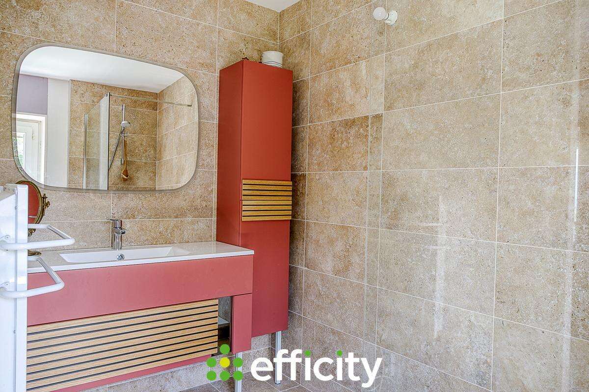 Maison à SAINT-PIERRE-DE-CHANDIEU