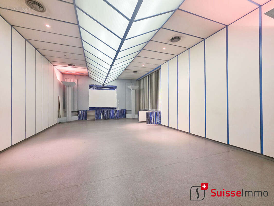 Commerce à PONT-DE-ROIDE