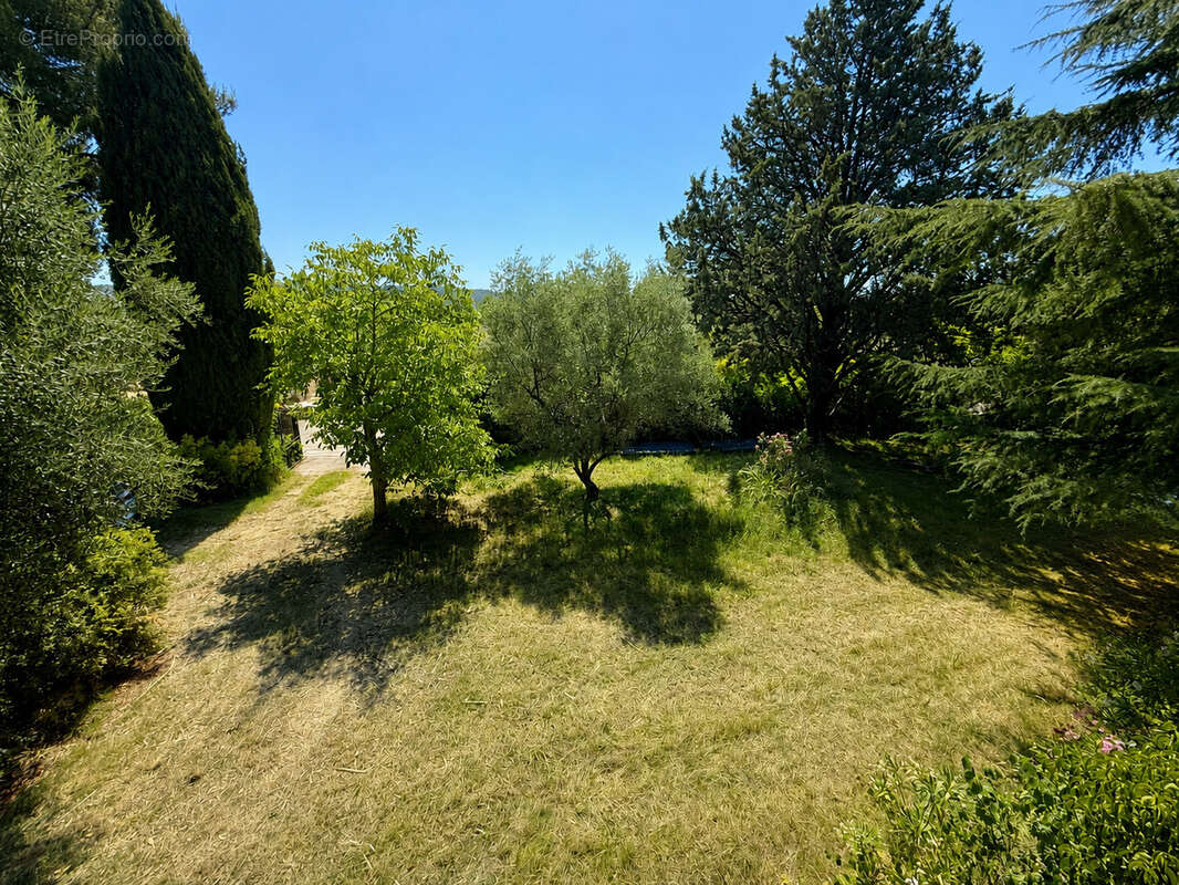 maison T6 de 135 m2 sur 1172 m2 de terrain - photo 2