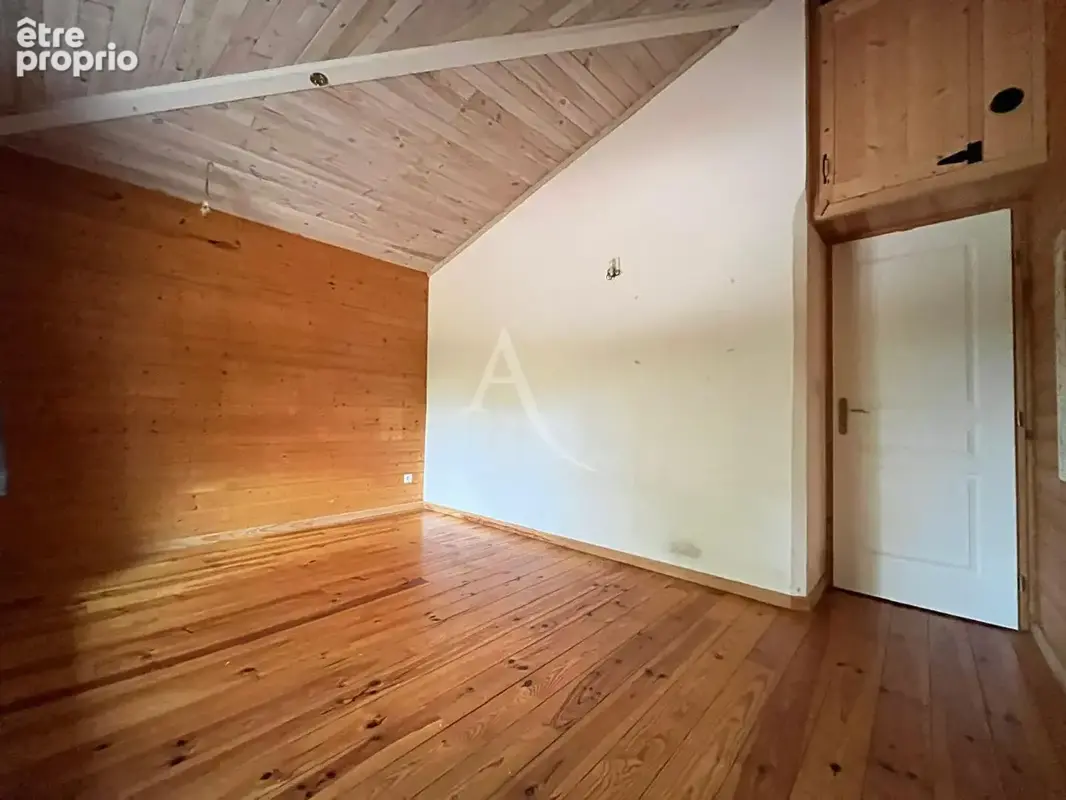 Grande maison familiale de 185m² avec studio indépendant sur plus de 2300m² de terrain ! - photo 11