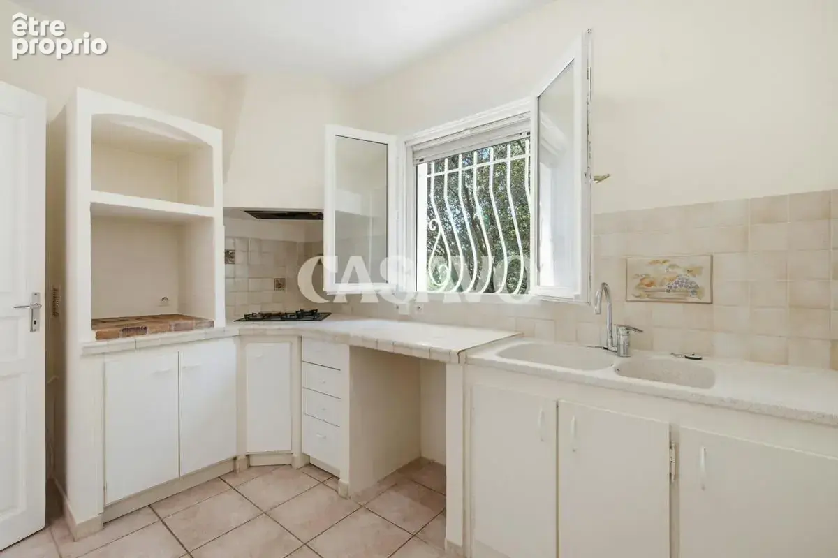 Vente Maison 8 pièces de 236m² - 13760 Saint-Cannat - photo 9