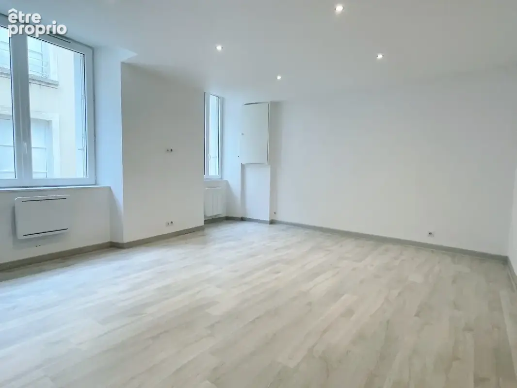 A VENDRE - Immeuble de rapport centre-ville Argenton-sur-Creuse - photo 2