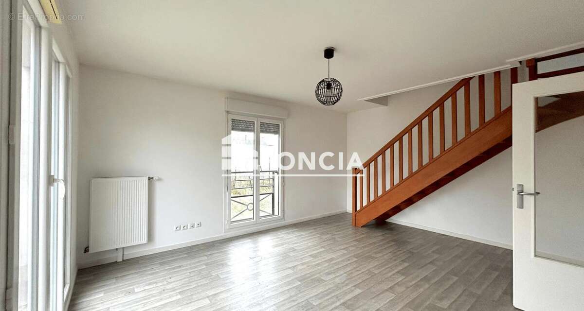 Appartement à SAINT-PRYVE-SAINT-MESMIN