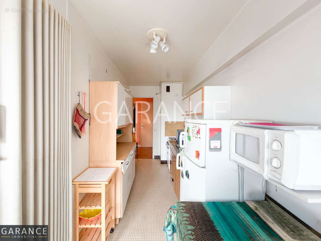 Appartement à PARIS-14E