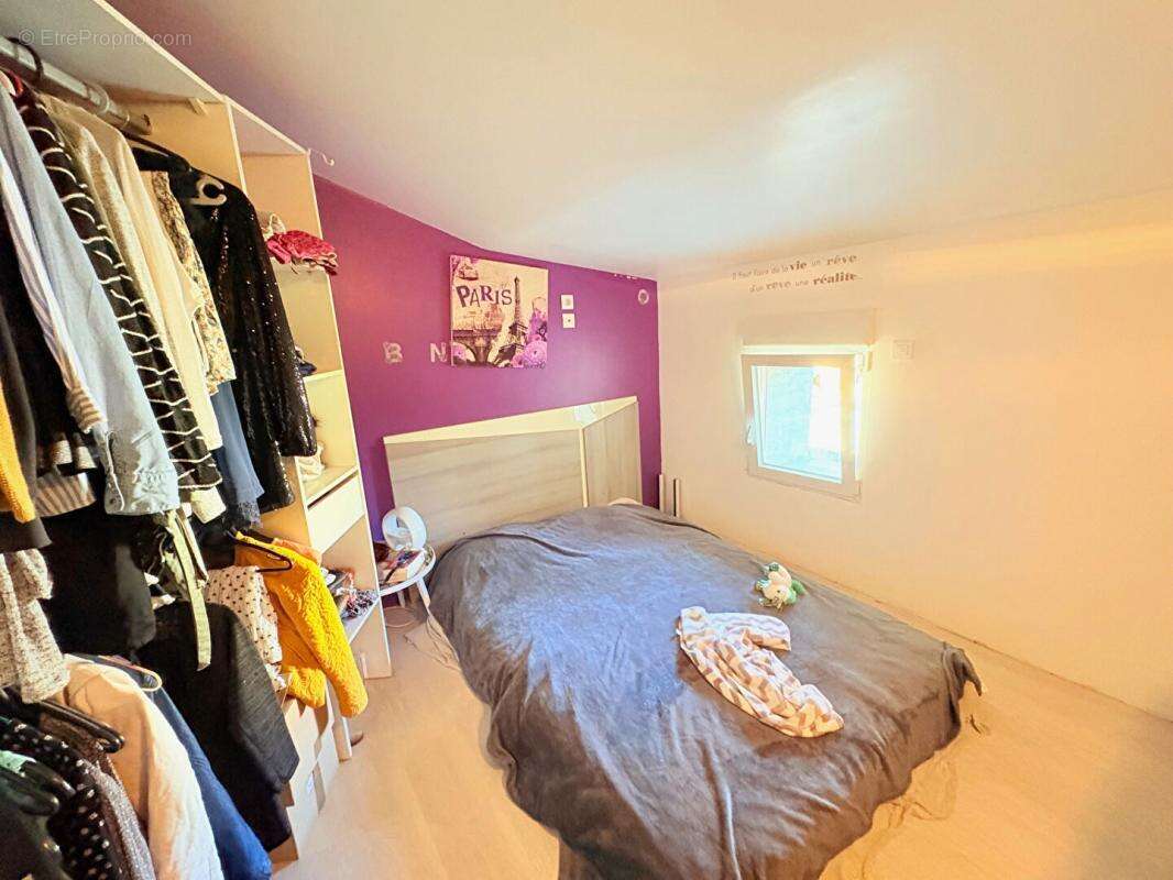 Maison à SAINT-GEORGES-DE-LONGUEPIERRE