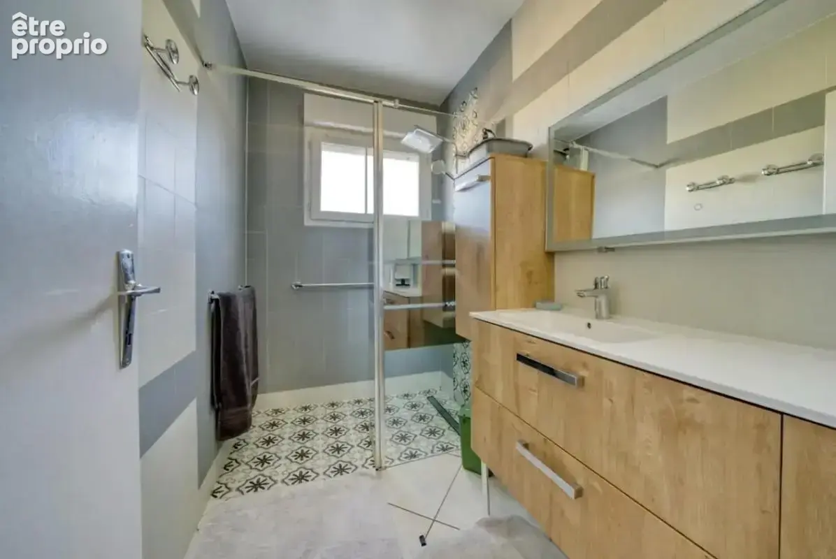 Maison contemporaine avec piscine a débordement - photo 8