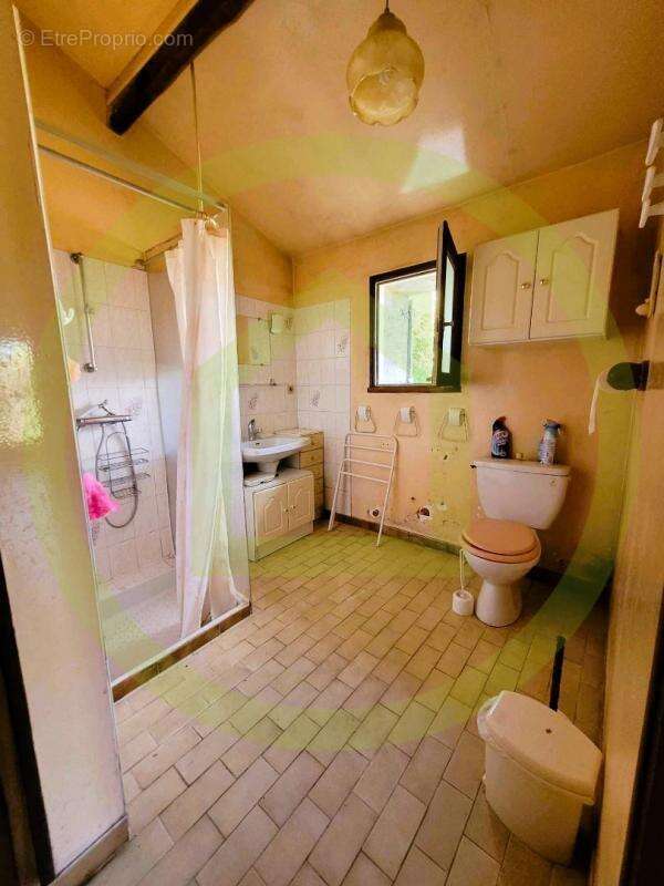 Maison à SAINT-BONNET-SUR-GIRONDE