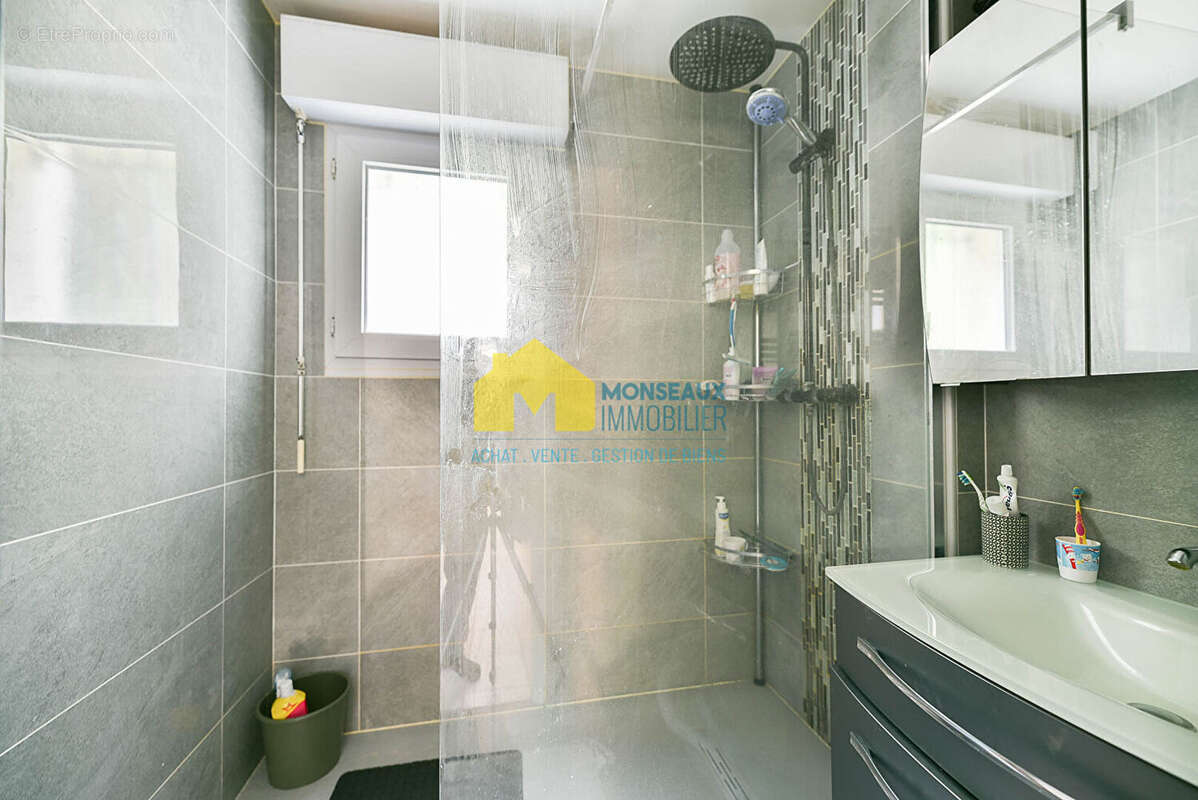 Appartement à CHILLY-MAZARIN