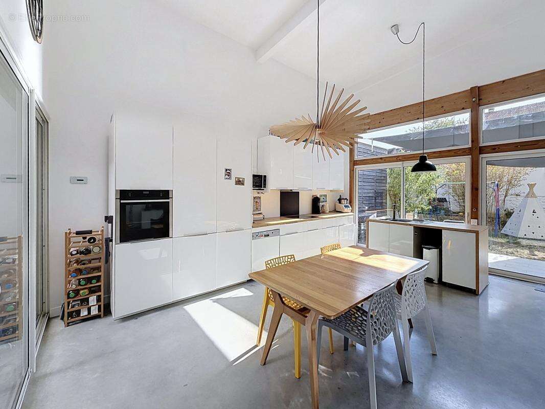 Maison 137 m² à Fontenay-Aux-Roses  - photo 4