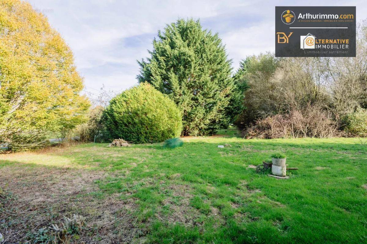 Terrain à LA BOUEXIERE