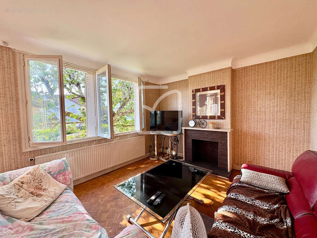 Maison à TERRASSON-LAVILLEDIEU