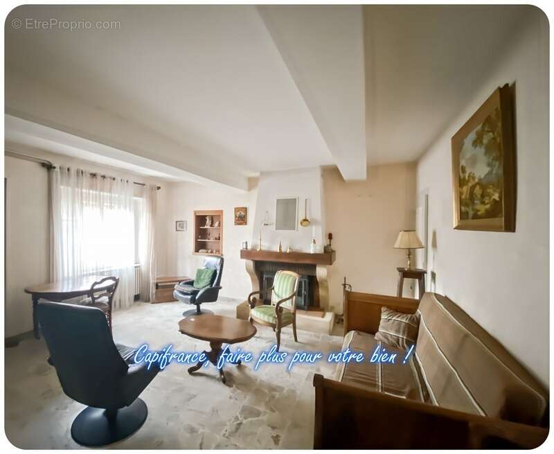 Ensemble immobilier comprenant  2 maisons de village sur terrain de 2285 m² - photo 8