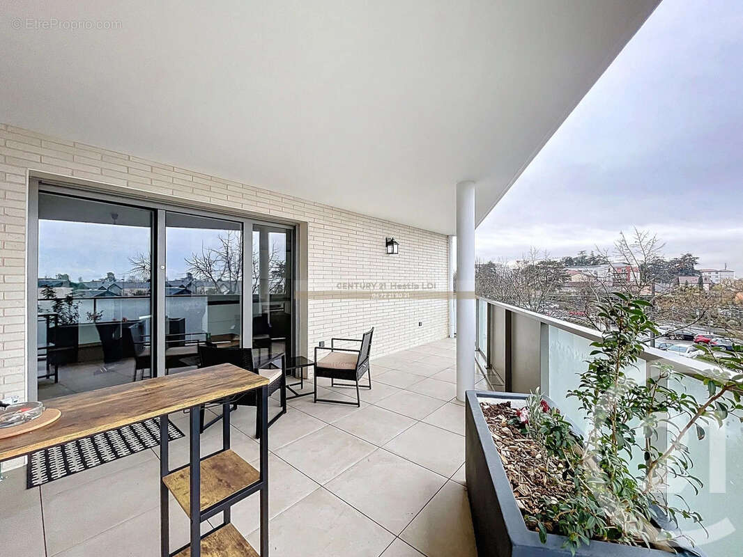 Appartement à DECINES-CHARPIEU