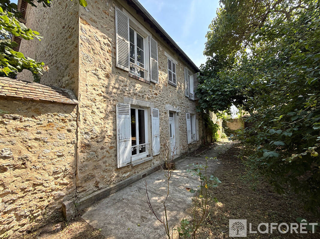 Maison à SAINT-REMY-LES-CHEVREUSE