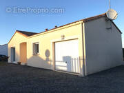 Maison à VOUILLE-LES-MARAIS