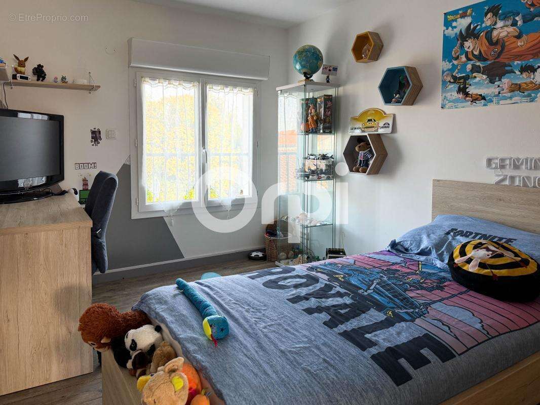 Maison à SAINT-LAURENT-DE-LA-PREE