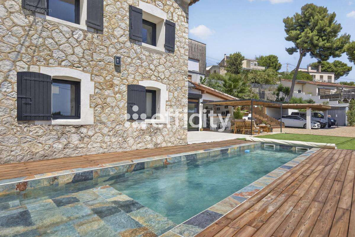 Maison 134 m² à Marseille-16e  - photo 6
