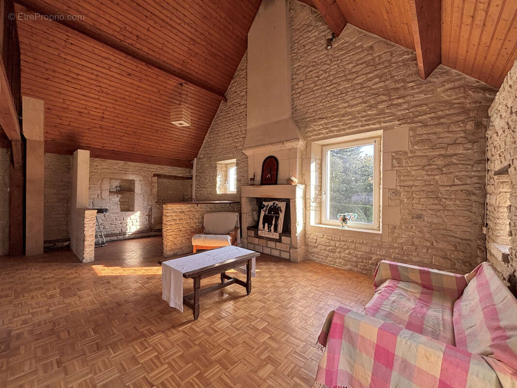 Maison à LE FRESNE-CAMILLY