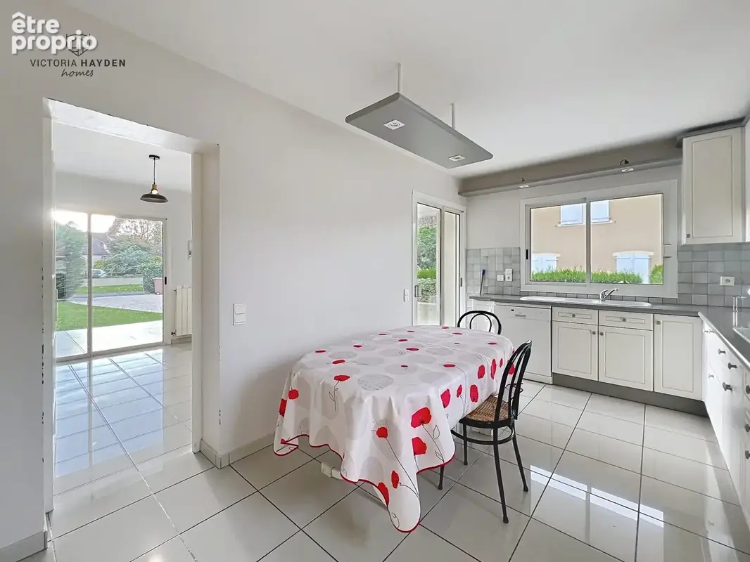 Maison 5 pièces 163 m² à vendre à Idron (64320) - photo 2