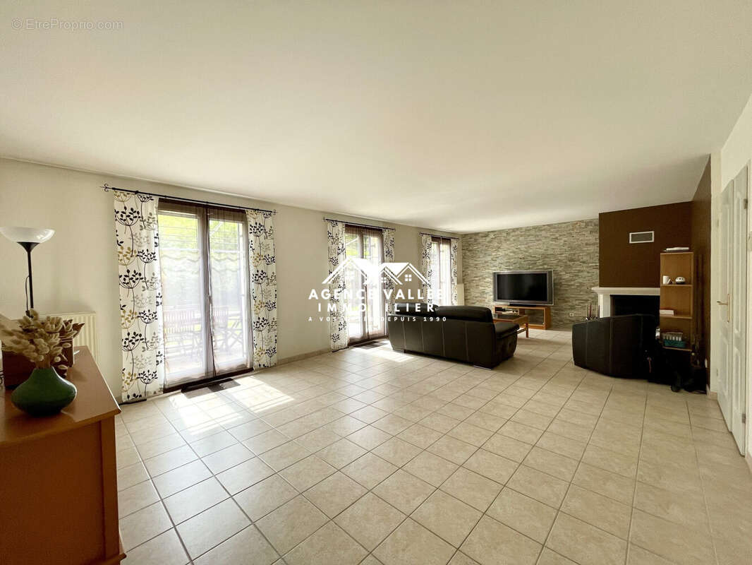 Maison à SAINT-PIERRE-DU-PERRAY