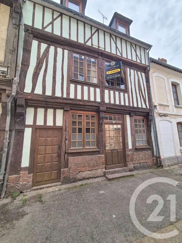 Maison à QUILLEBEUF-SUR-SEINE