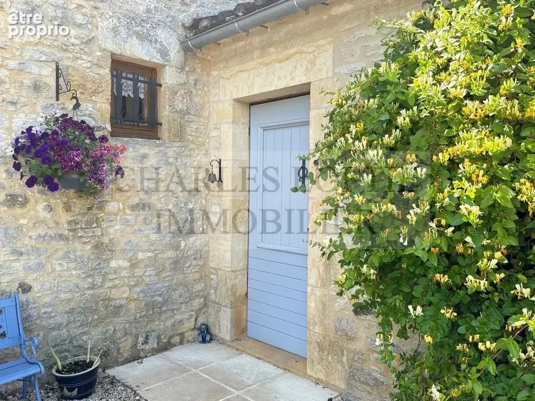Charmante maison en pierre avec piscine, sur un terrain de 3800 m² , aux portes d’un village vivant de la Bouriane. - photo 30