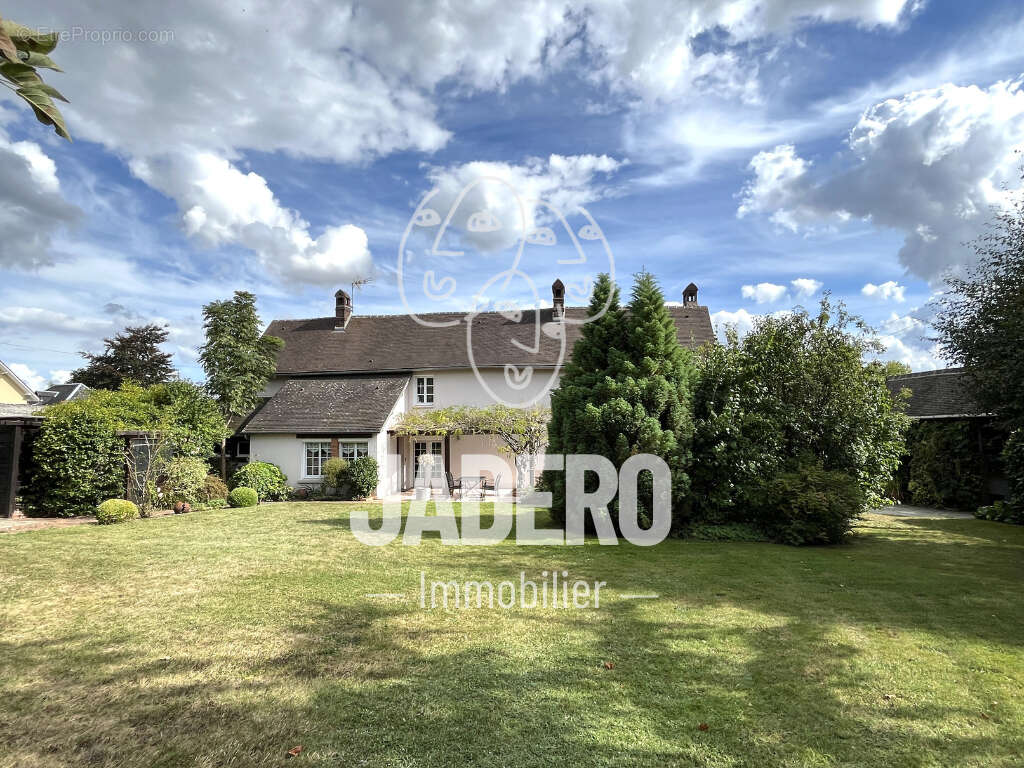 Maison à LE MESNIL-ESNARD