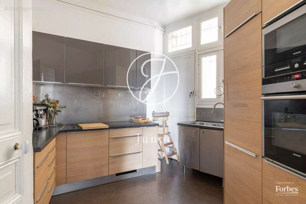 Appartement à PARIS-11E