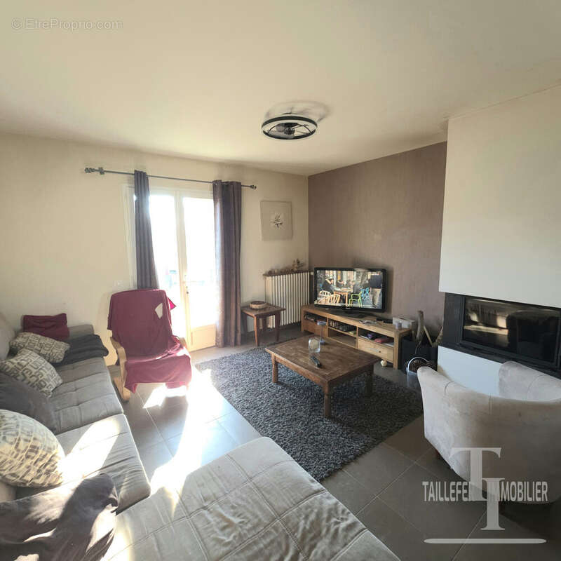 Maison à COULOUNIEIX-CHAMIERS