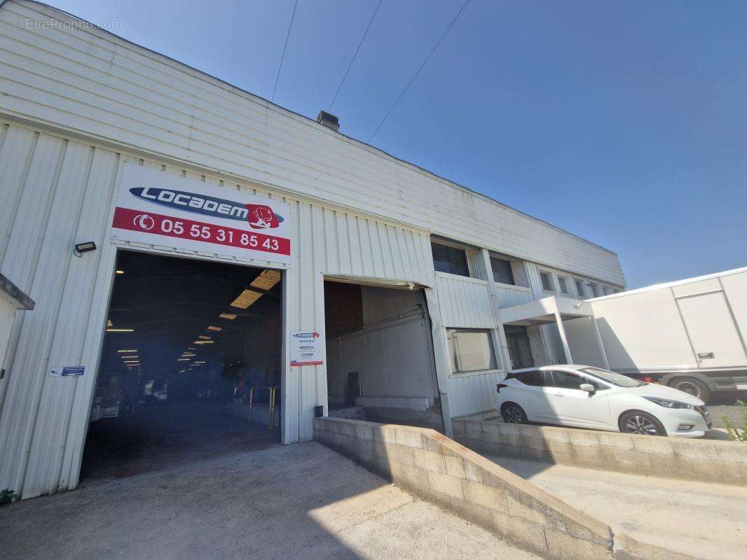 Commerce à TERRASSON-LAVILLEDIEU