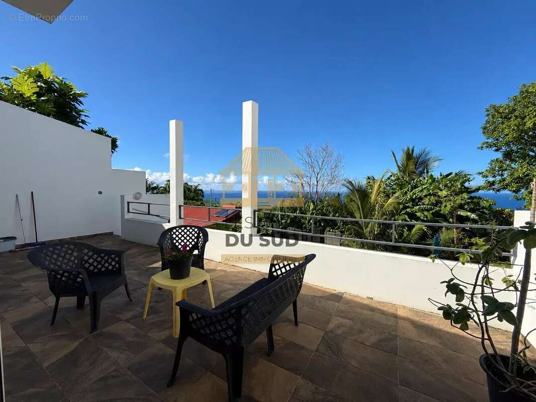 A vendre- maison de type t5 de 106 m² environ - saint philippe - 247 000 € - photo 9