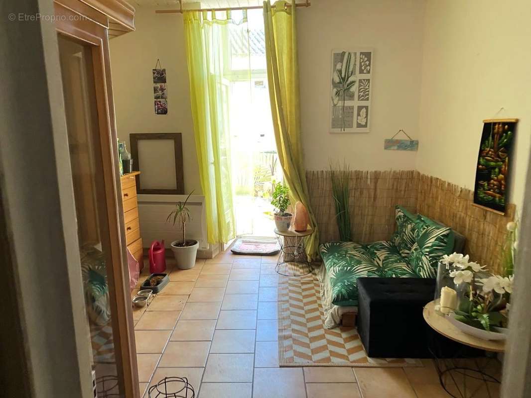 Maison à CASTELNAU-MONTRATIER