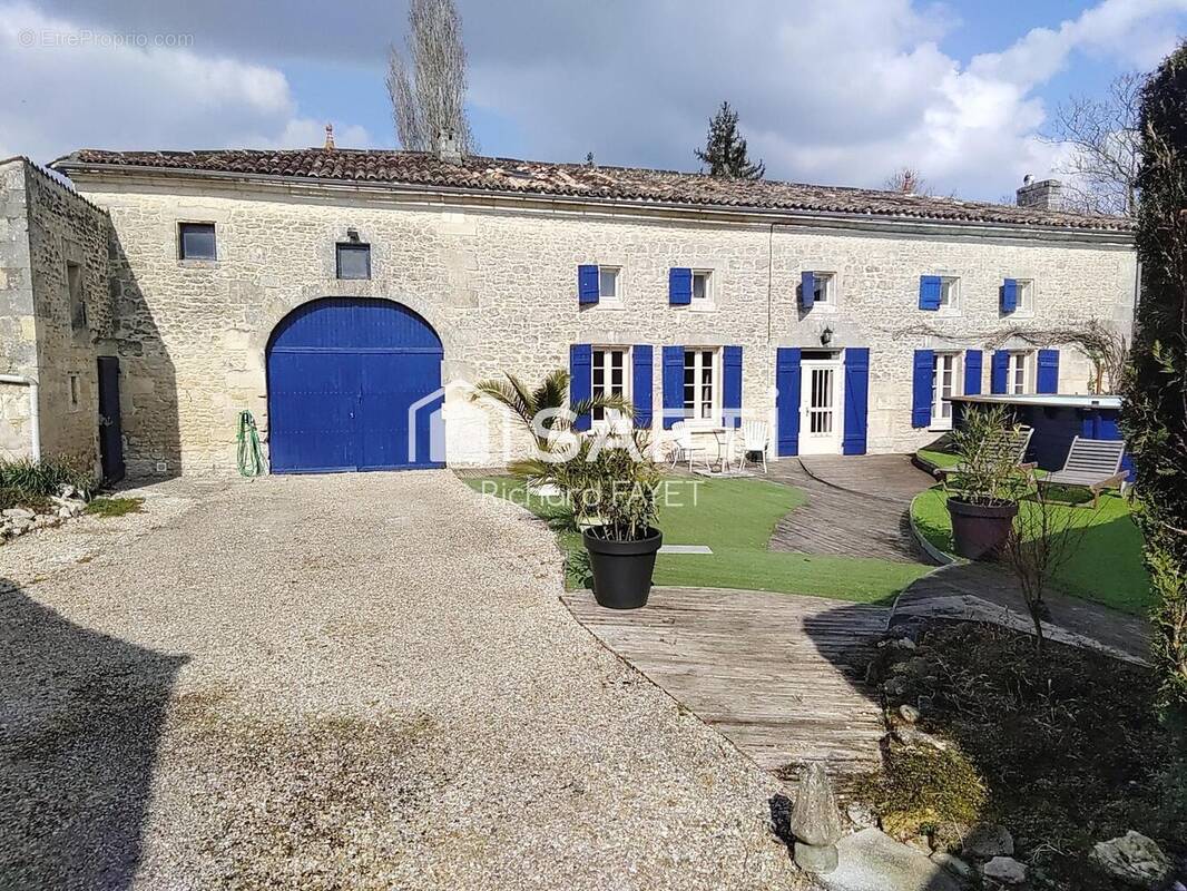 Photo 1 - Maison à SAINT-GENIS-DE-SAINTONGE