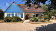 Maison à LA CHAPELLE-MONTMARTIN