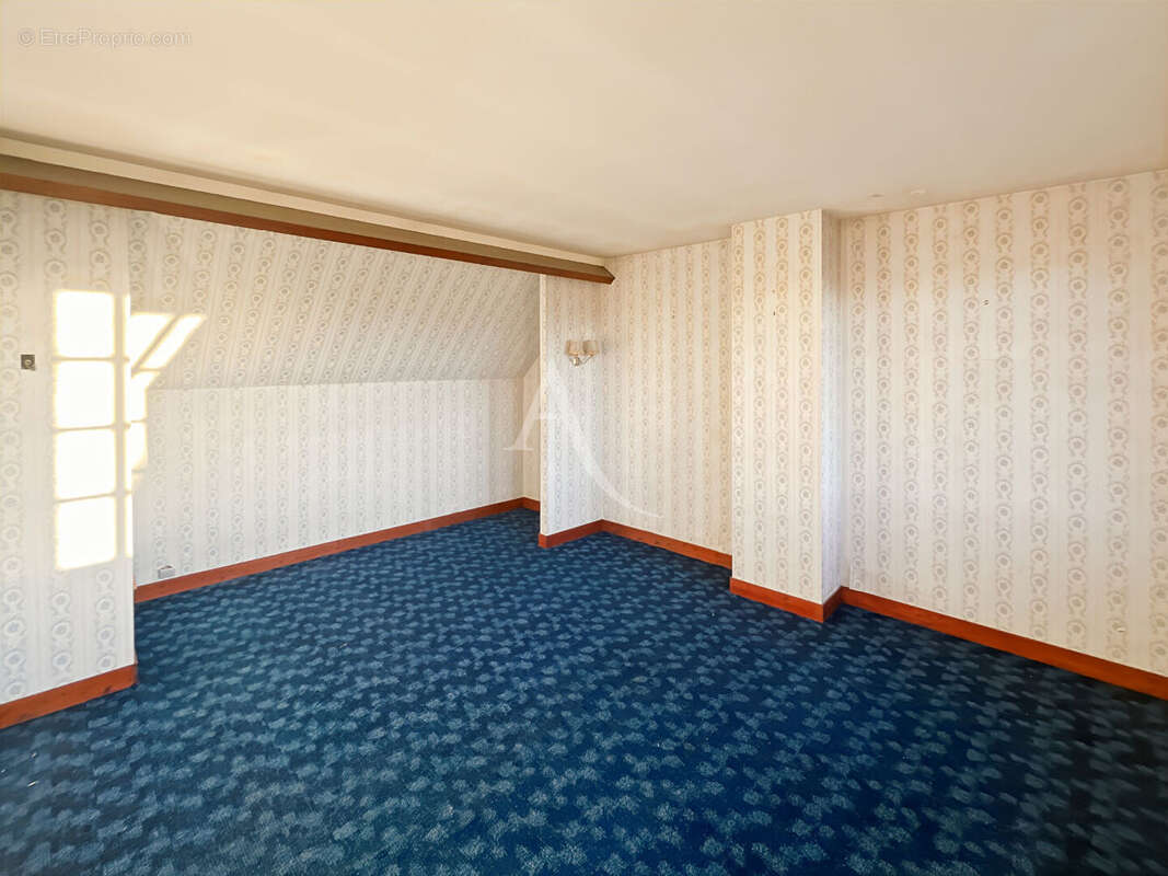 Maison à LES MUREAUX