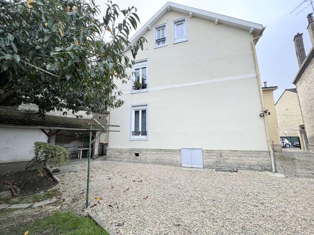 Appartement à SAINTE-SAVINE