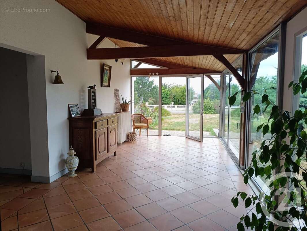 Maison à LES PEINTURES