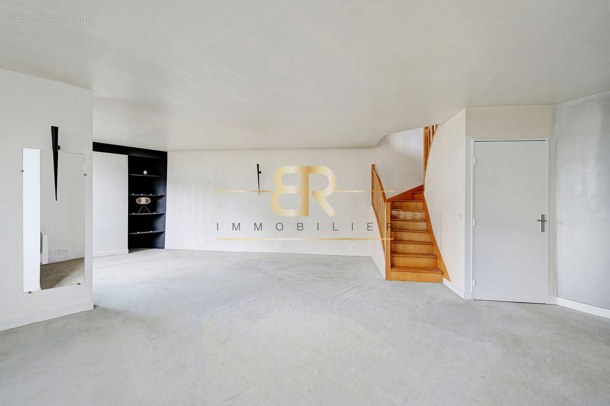 Appartement à PARIS-14E