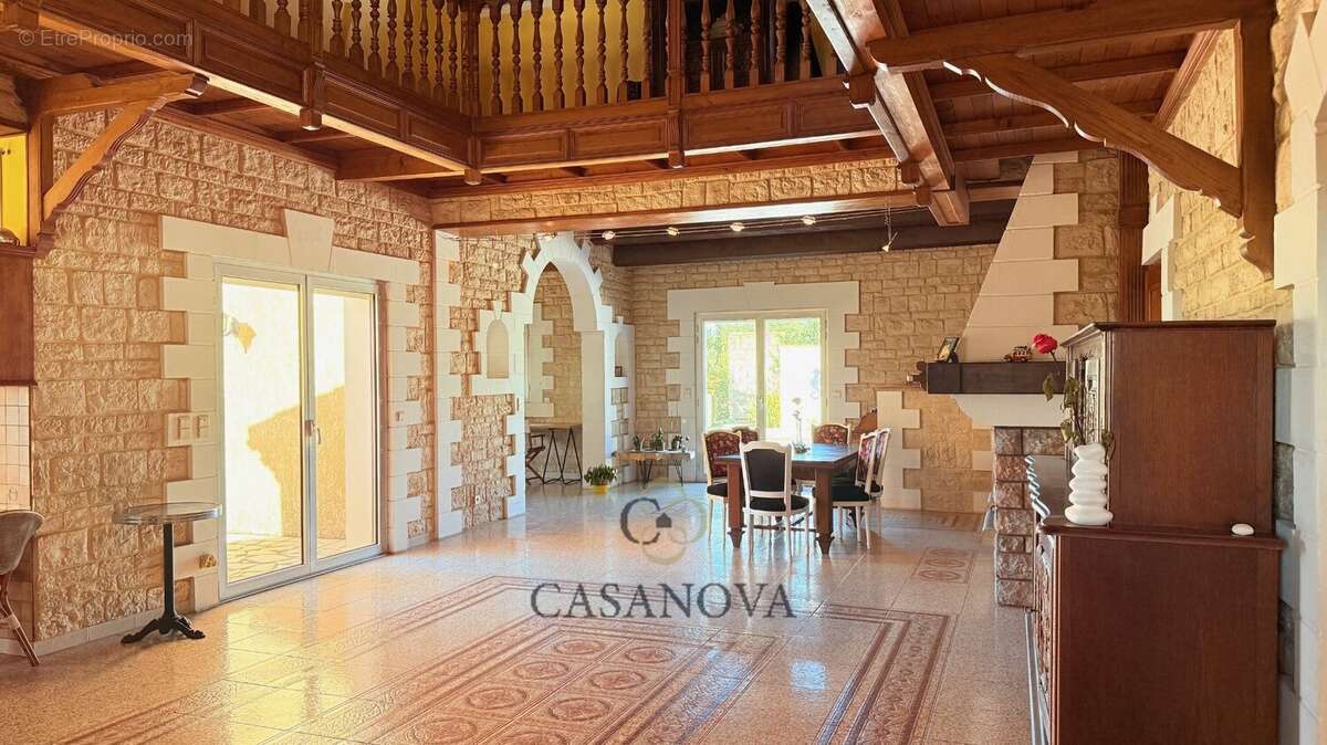 Maison à VILLENEUVE-LES-BEZIERS