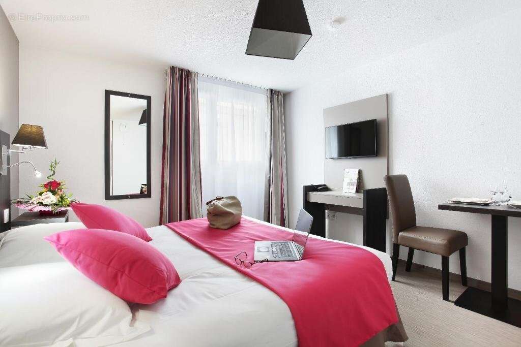 INVESTISSEMENT LOCATIF  Marseille  Résidence de tourisme Odalys City  Appart'hôtel Marseille Le Dôme - 6,71 % de rentabilité - photo 2