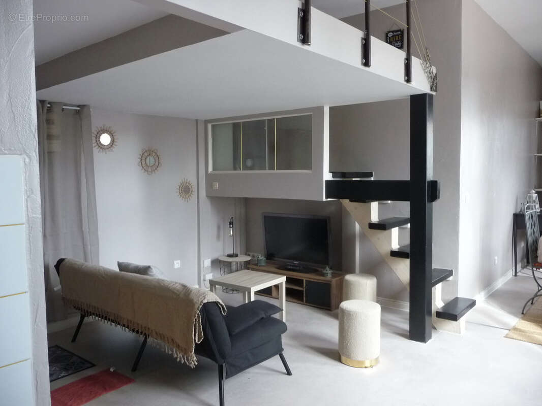 Appartement à MONTROND-LES-BAINS