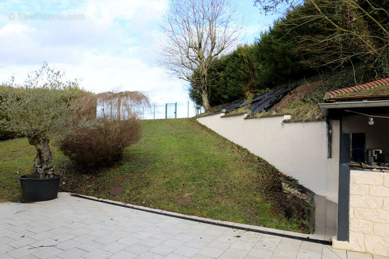 A vendre à Villers-Allerand une maison 160m2 : 5 chambres ; deux studios indepandants 35m2 et 55m2 ; - photo 11