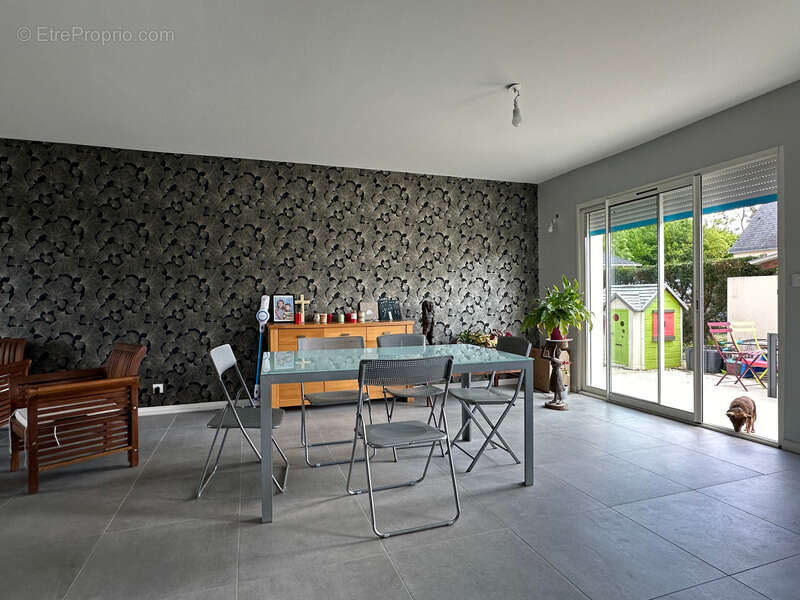 Maison à vendre de 4 chambres, 115m² de 2005 pièces VIVY (49680) - photo 8