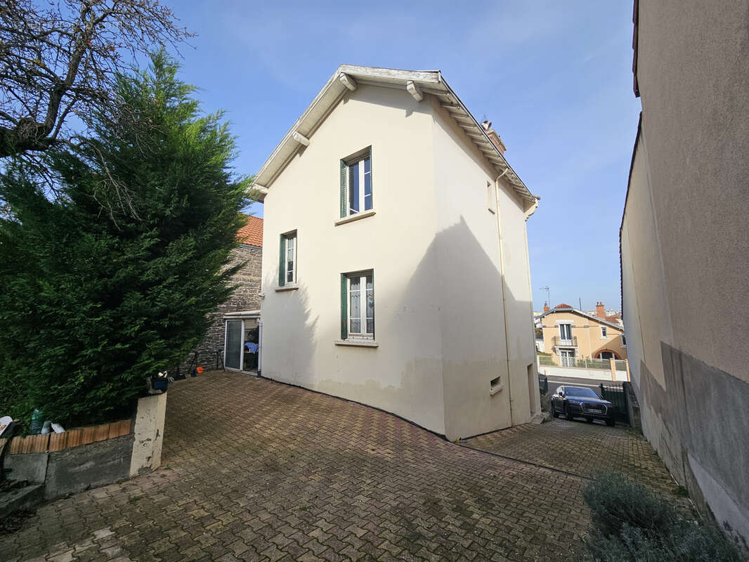 Maison à CLERMONT-FERRAND