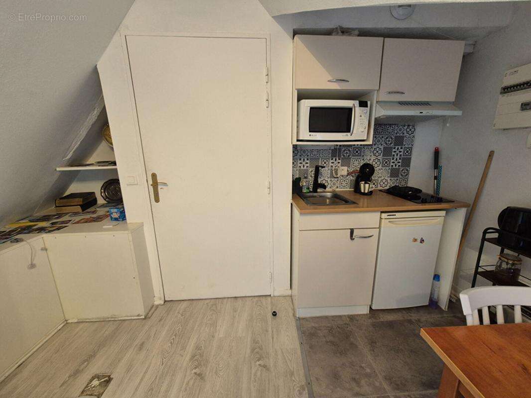 Studio à 49 900  HAI : une opportunité rare au coeur de Rochefort-en-Terre - photo 4