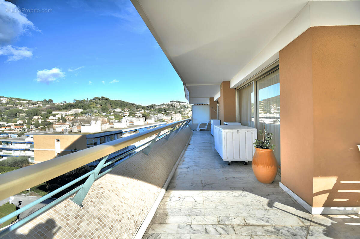 Appartement à LE CANNET